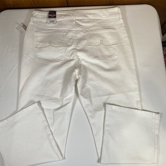 NWT Gloria Vanderbilt Wide Waisted Ankle Boot Jeans Women's 16 White Cotton Blen - Picture 6 of 8